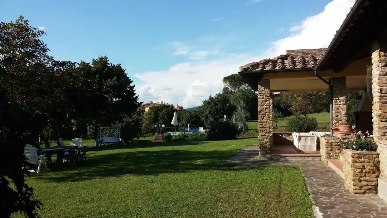 Alquiler corto villa in zona tranquila Arezzo Toscana foto 13
