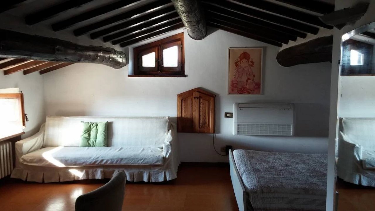 Alquiler corto villa in zona tranquila Arezzo Toscana foto 15