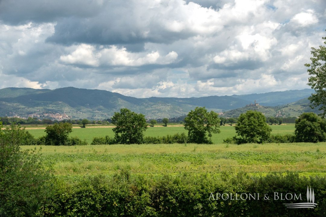 Se vende villa in campo Cortona Toscana foto 44
