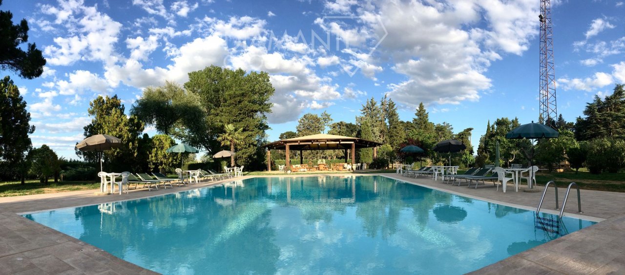 For sale real estate transaction in countryside Castiglione del Lago Umbria foto 17