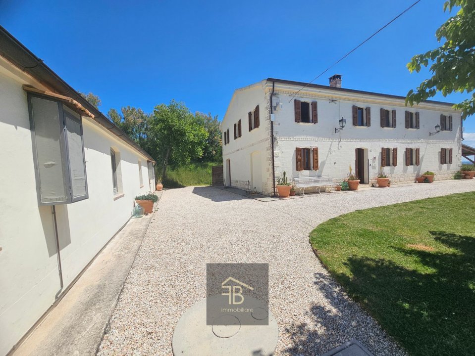 For sale cottage in countryside Castelleone di Suasa Marche foto 3