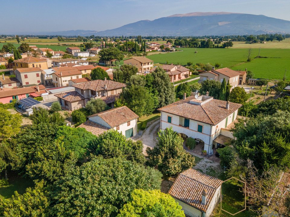 For sale villa in countryside Foligno Umbria foto 2