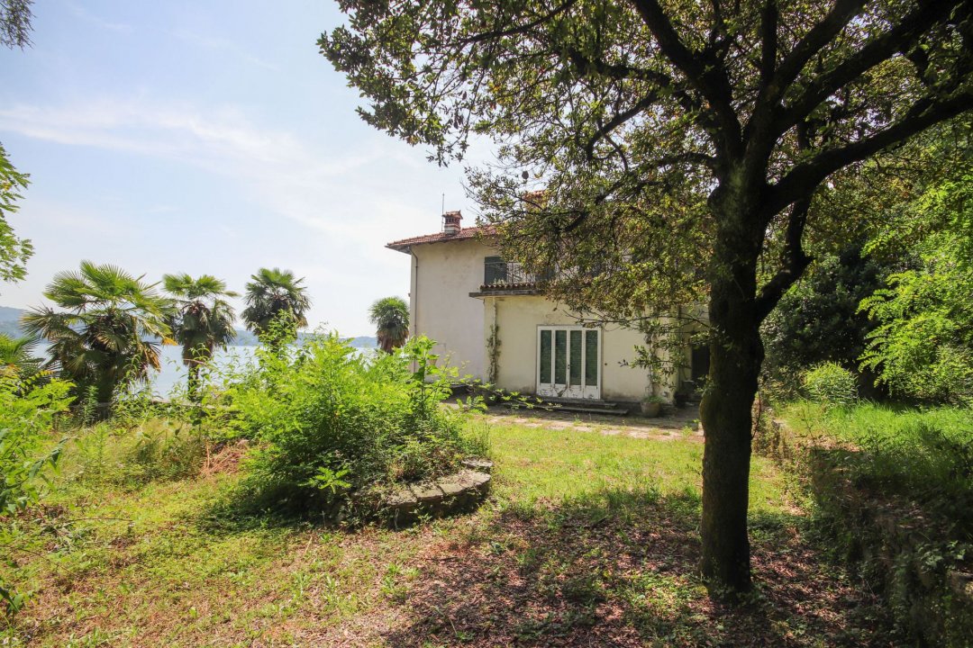Se vende villa by the lago Stresa Piemonte foto 16