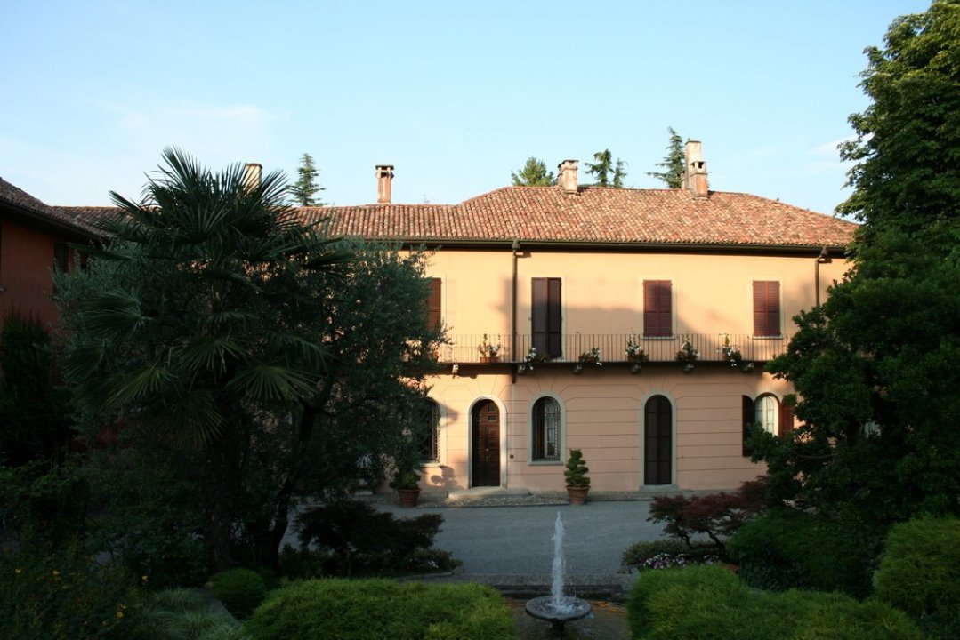 For sale villa in quiet zone Merate Lombardia foto 16