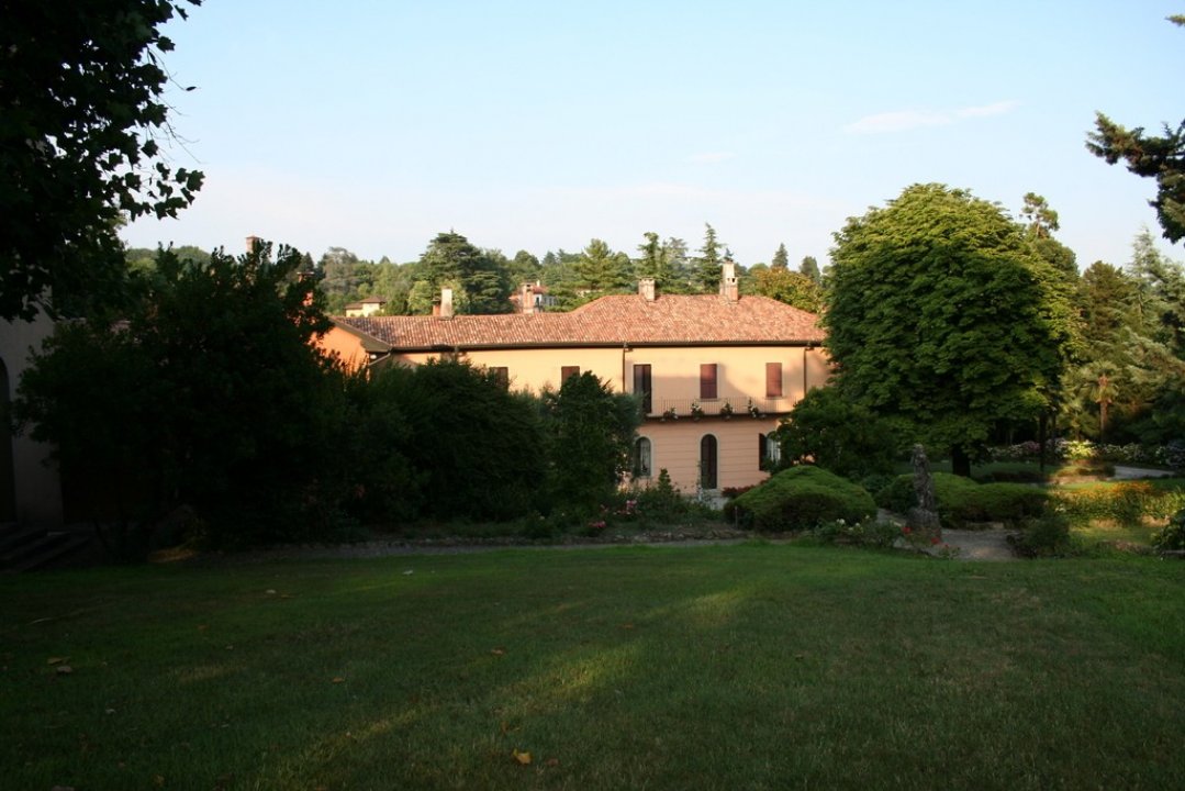 Se vende villa in zona tranquila Merate Lombardia foto 12