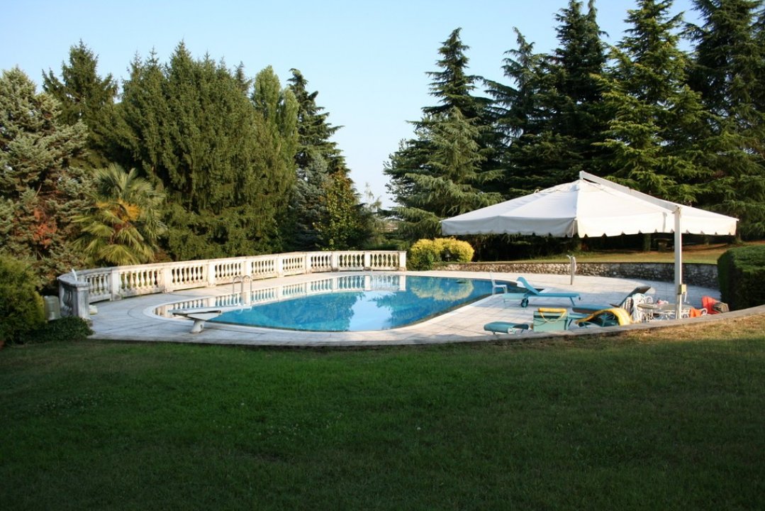 For sale villa in quiet zone Merate Lombardia foto 11