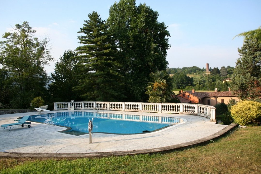 For sale villa in quiet zone Merate Lombardia foto 8