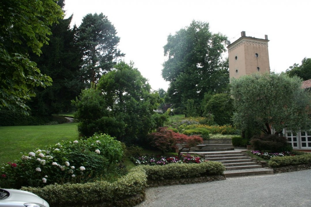 A vendre villa in zone tranquille Merate Lombardia foto 1