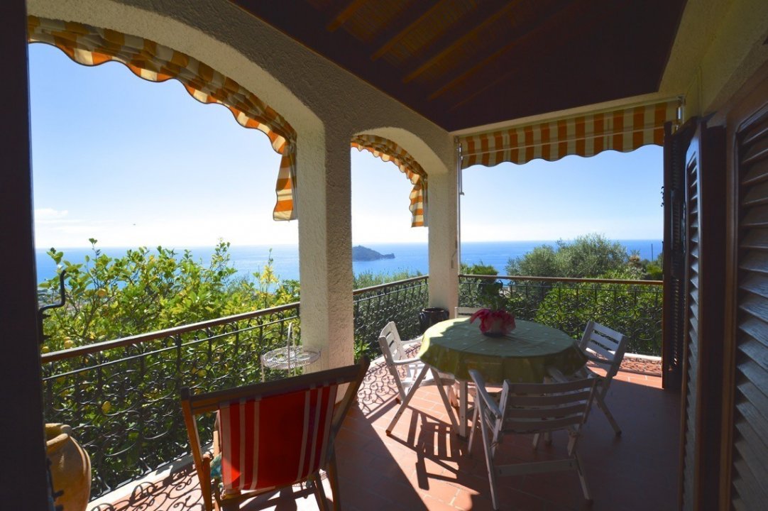 Se vende villa by the mar Albenga Liguria foto 7