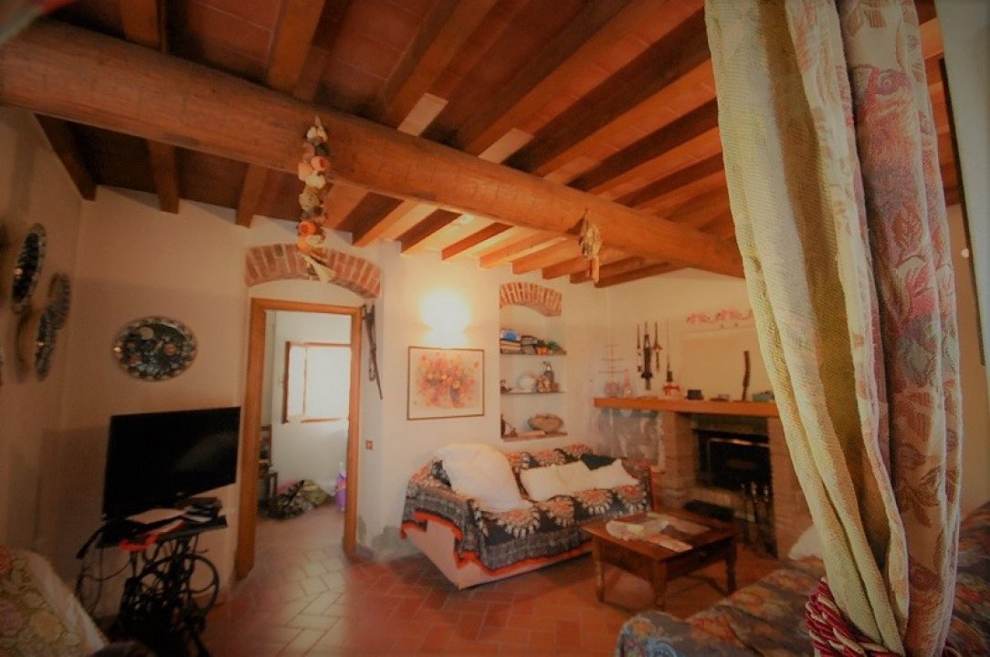 For sale cottage in quiet zone Sarzana Liguria foto 3