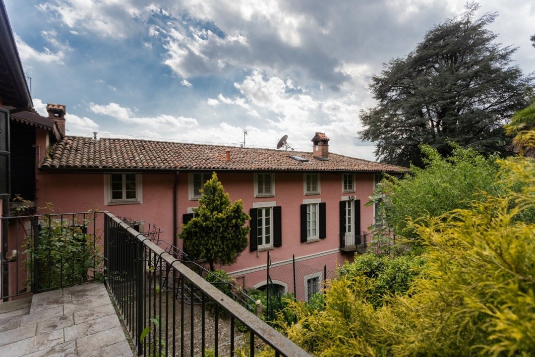 Se vende villa in zona tranquila Albese con Cassano Lombardia foto 2
