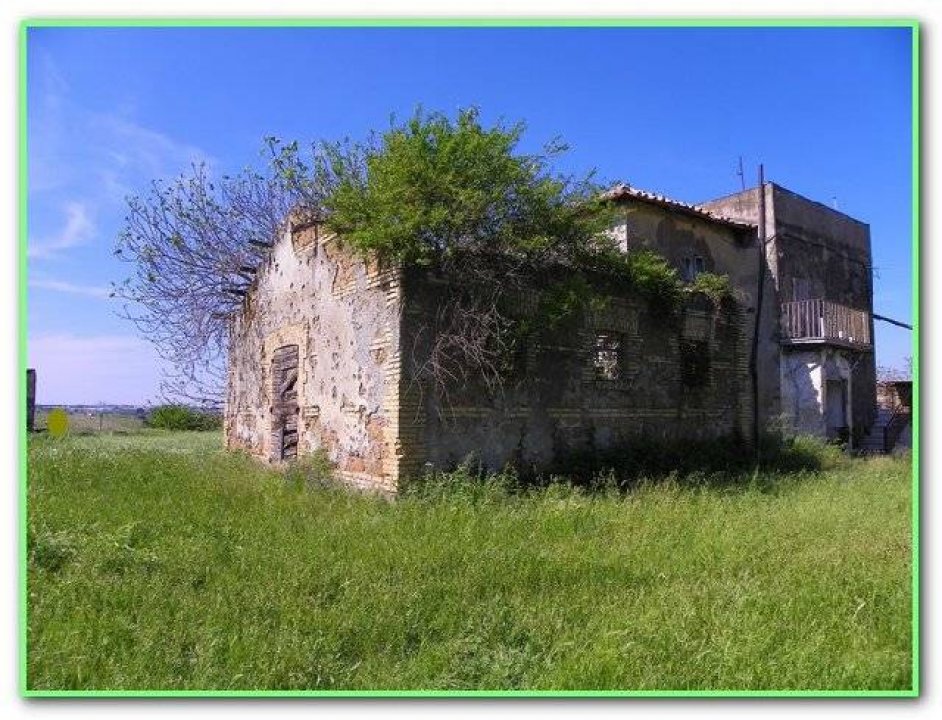 For sale real estate transaction in quiet zone Ardea Lazio foto 6