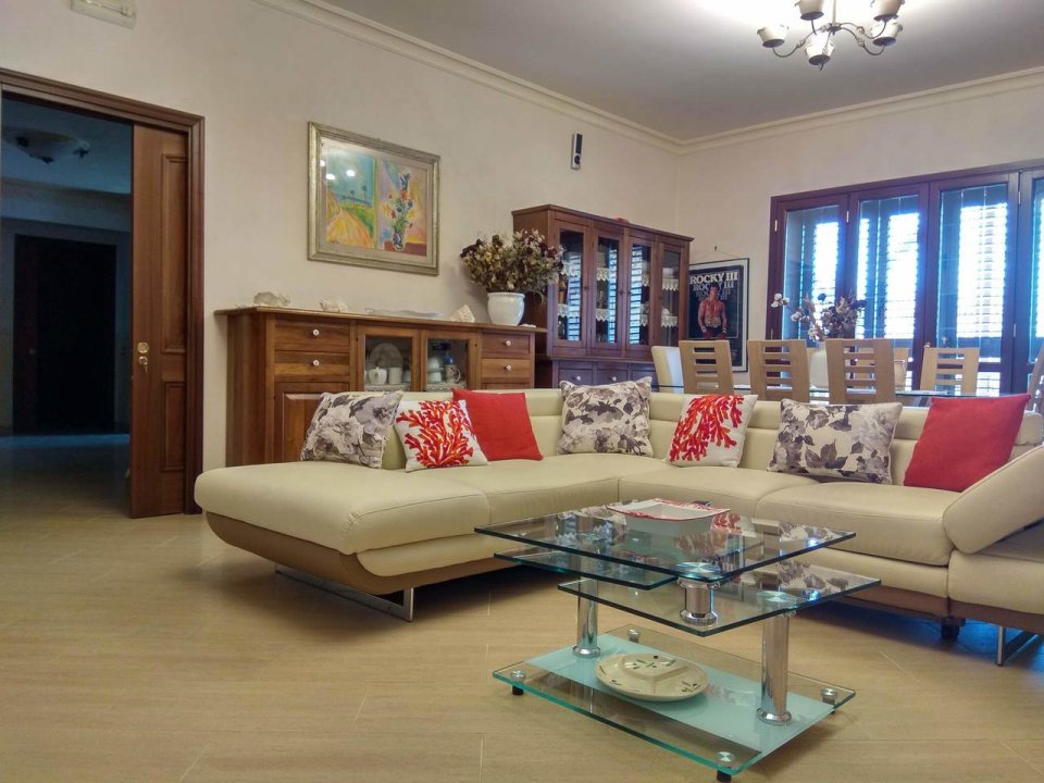 A vendre villa in zone tranquille Trecastagni Sicilia foto 17