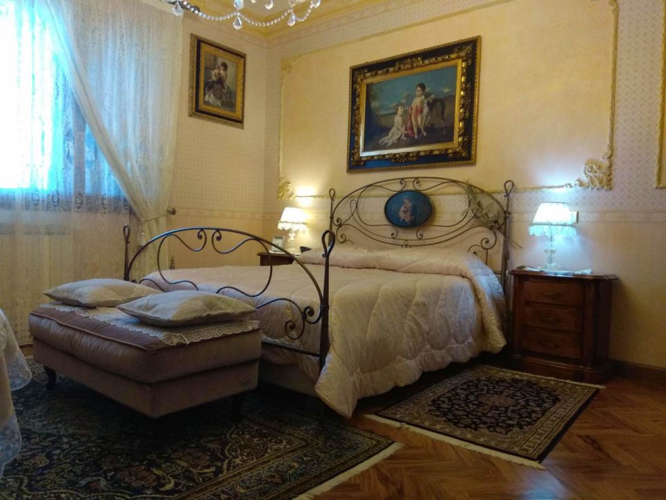 Se vende villa in zona tranquila Trecastagni Sicilia foto 4