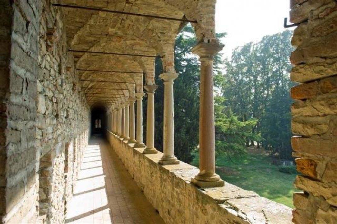 A vendre château in zone tranquille Ponte dell´olio Emilia-Romagna foto 9
