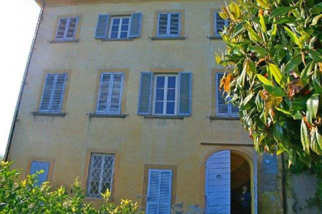 Se vende villa in zona tranquila Lucca Toscana foto 7