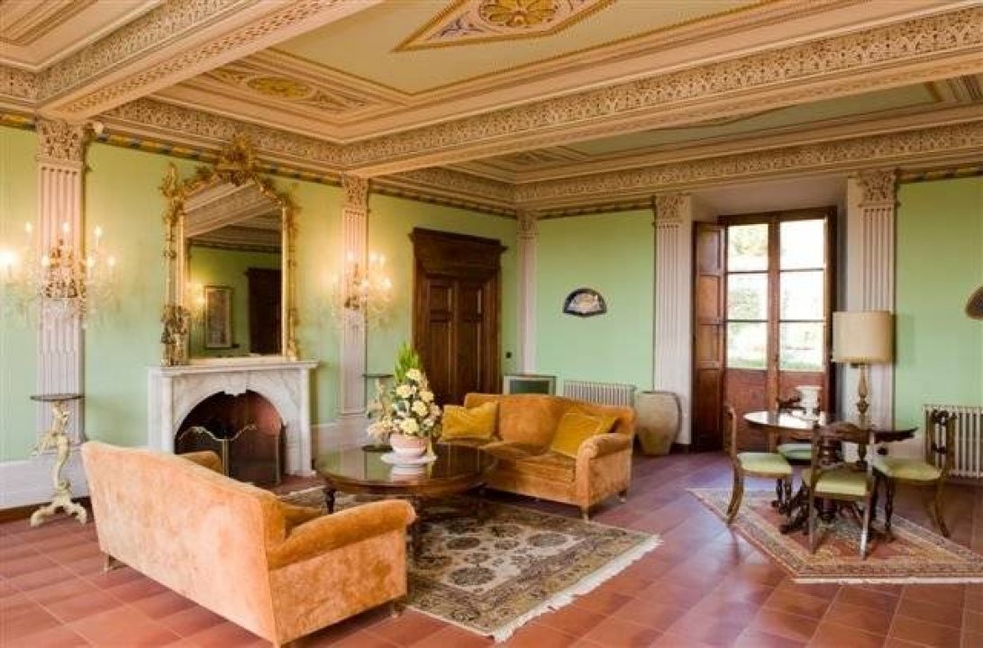 Se vende villa in zona tranquila Lucca Toscana foto 5