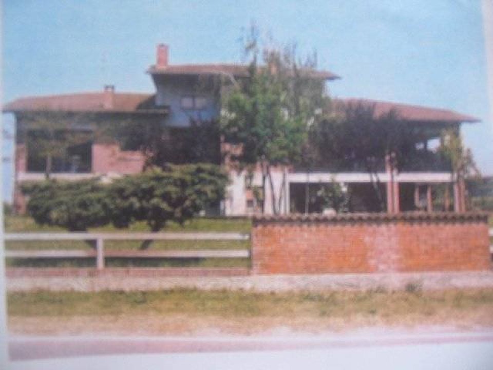 For sale villa in quiet zone Bondeno (fe) Emilia-Romagna foto 1