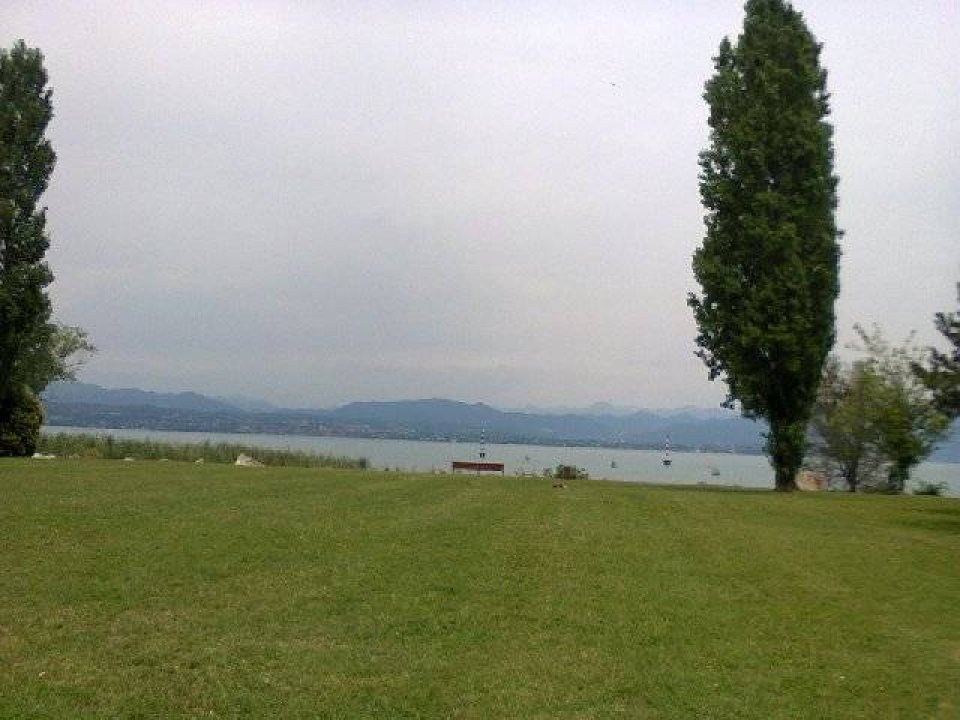 Se vende villa by the lago Sirmione Lombardia foto 1