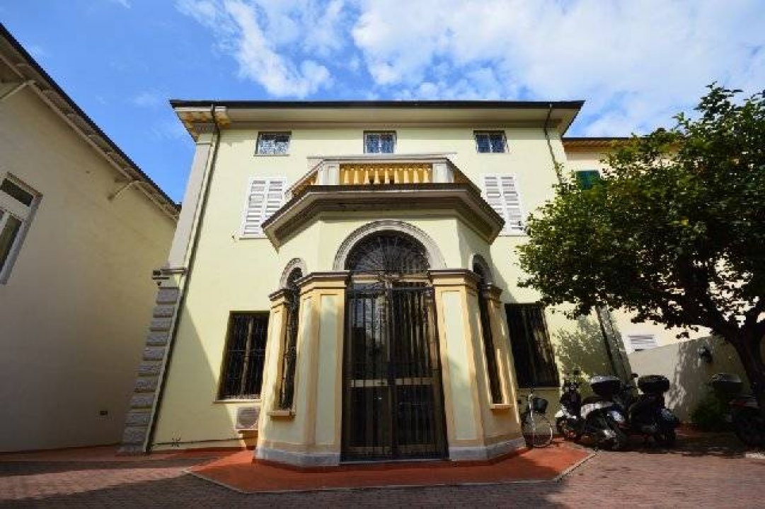 Se vende palacio in ciudad Livorno Toscana foto 6