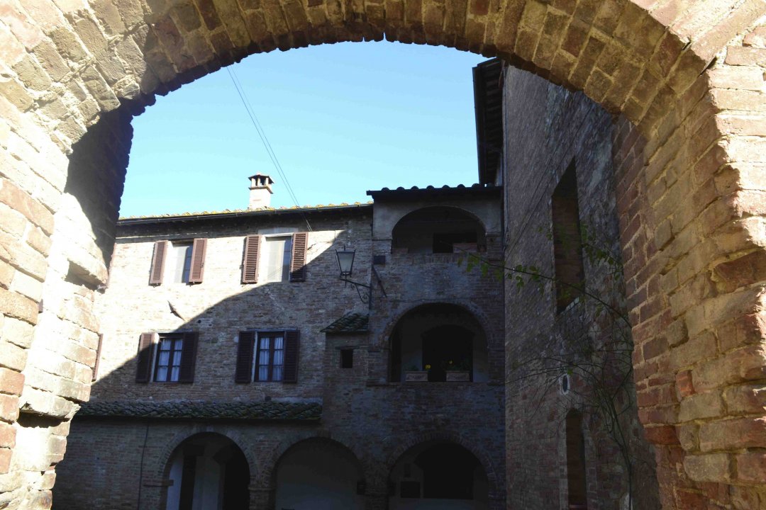 Se vende castillo in zona tranquila Siena Toscana foto 16