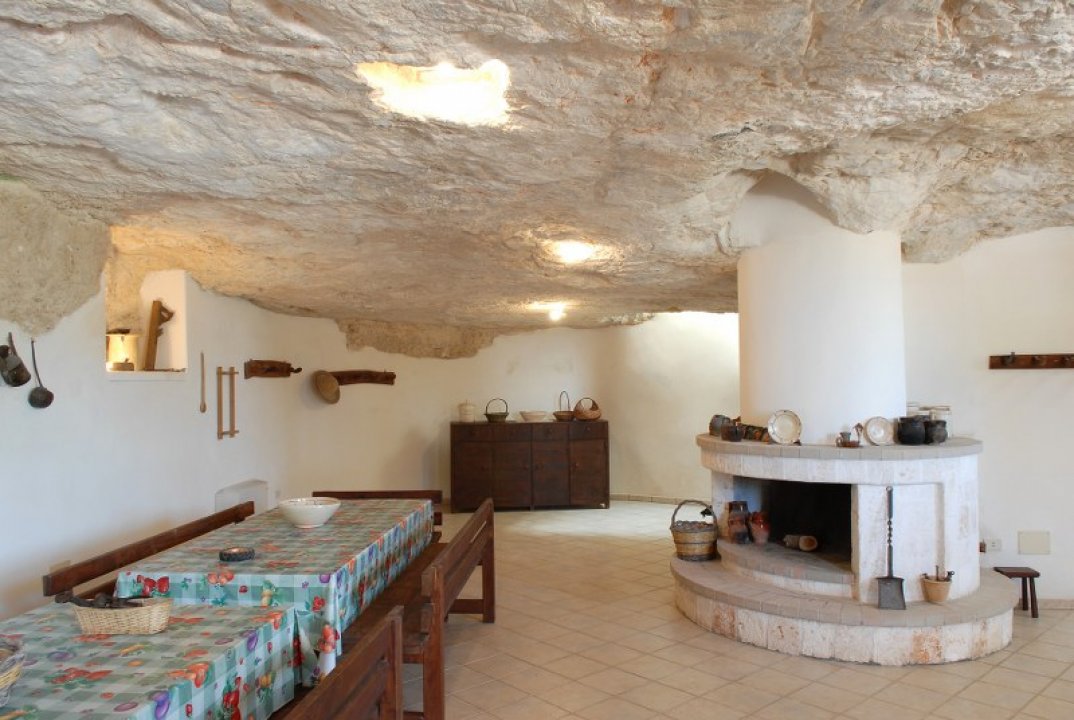 For sale cottage in quiet zone Ostuni Puglia foto 14