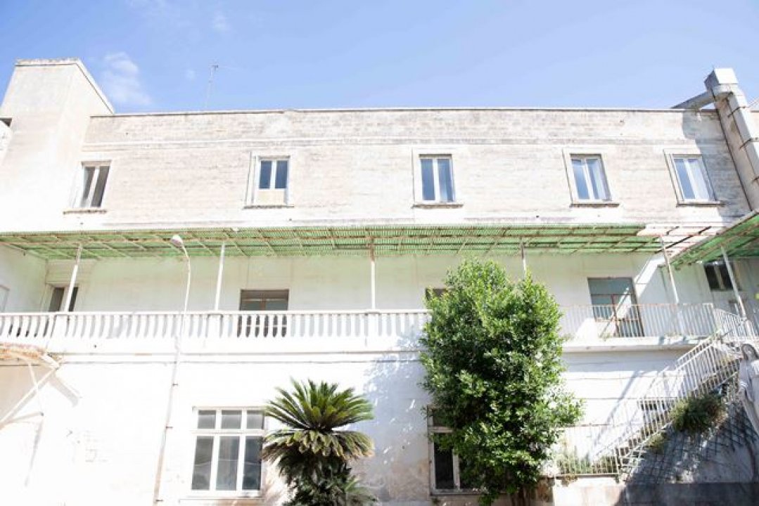 Se vende palacio in ciudad Trani Puglia foto 4