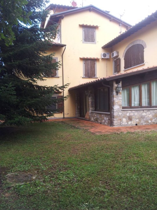 For sale cottage in quiet zone Quarrata Toscana foto 2