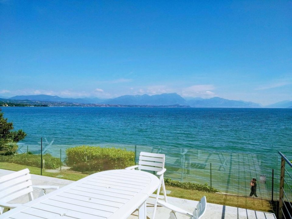Se vende villa by the lago Desenzano del Garda Lombardia foto 1
