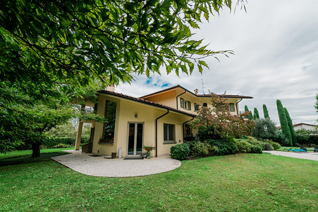 Se vende villa in zona tranquila Bergamo Lombardia foto 5