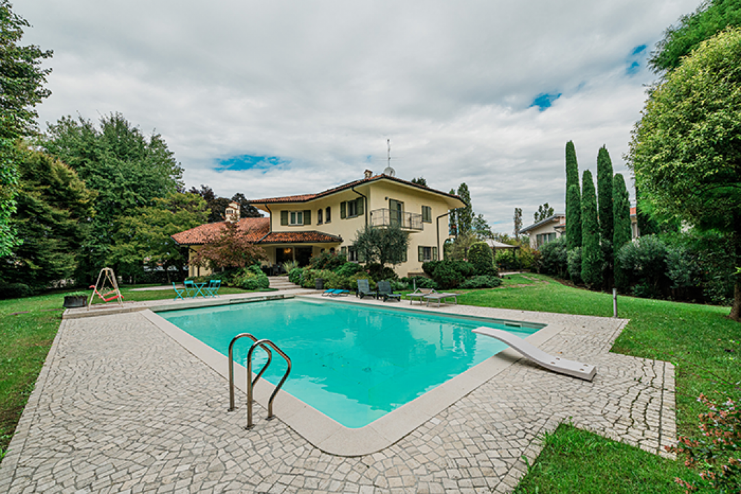 Se vende villa in zona tranquila Bergamo Lombardia foto 3