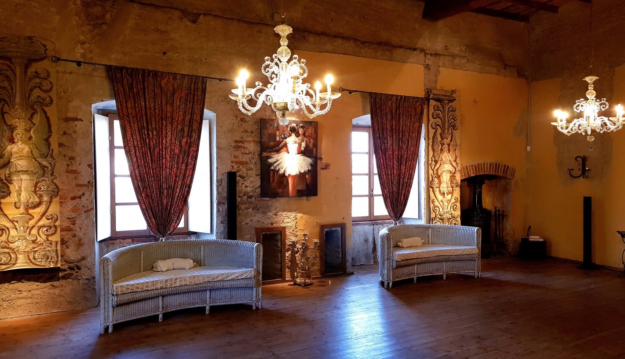 Para venda castelo in zona tranquila Biella Piemonte foto 17