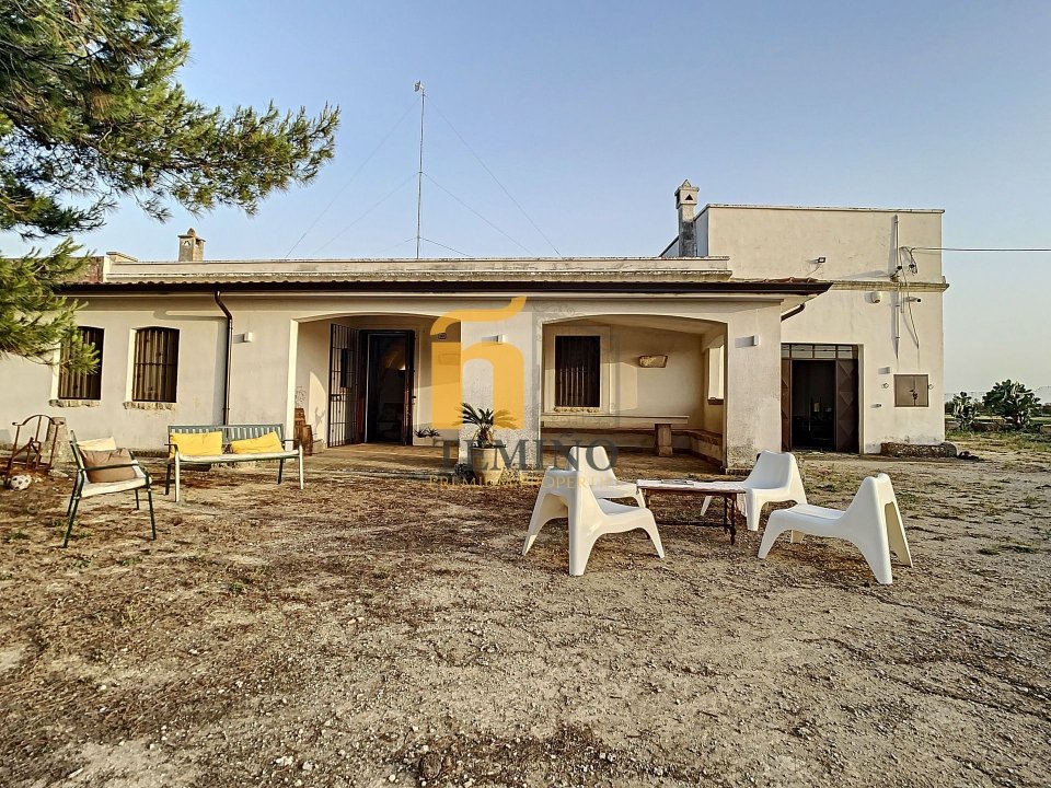 A vendre casale in zone tranquille San Donaci Puglia foto 11
