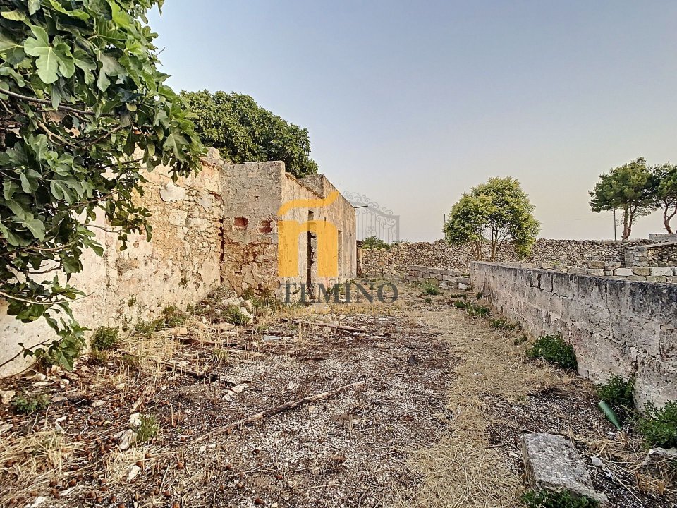 For sale cottage in quiet zone San Donaci Puglia foto 20