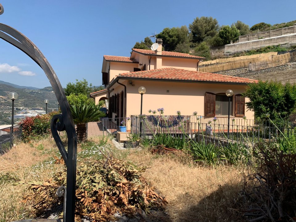 Se vende villa in zona tranquila Taggia Liguria foto 24