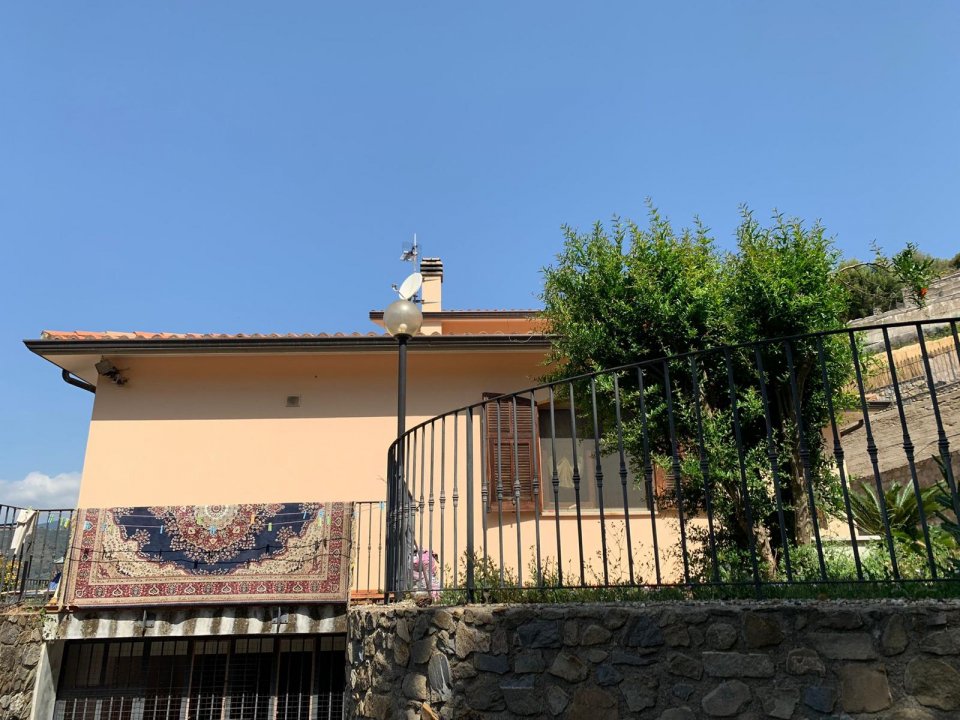 Se vende villa in zona tranquila Taggia Liguria foto 14
