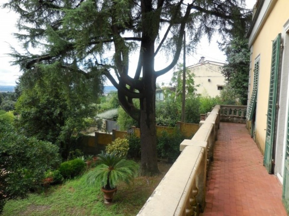 Se vende villa in zona tranquila Firenze Toscana foto 6