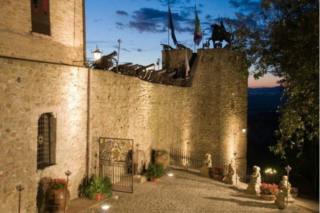 For sale castle in quiet zone Deruta Umbria foto 24