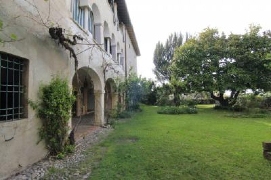 For sale palace by the lake Manerba del Garda Lombardia foto 10