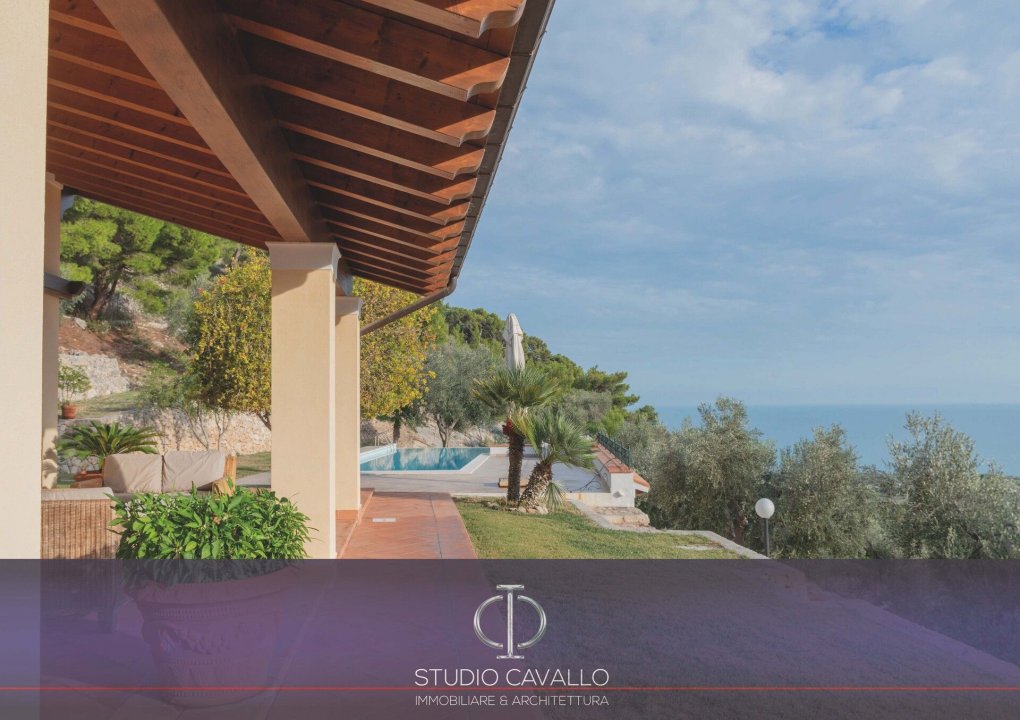 A vendre villa in zone tranquille Monte Sant´Angelo Puglia foto 12