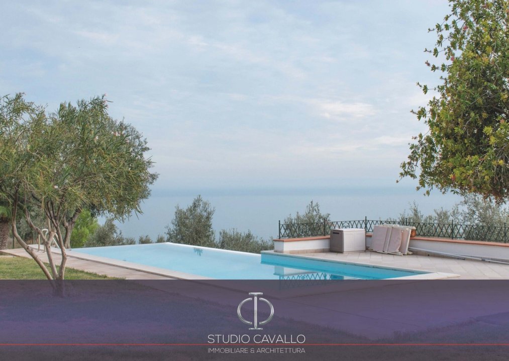 A vendre villa in zone tranquille Monte Sant´Angelo Puglia foto 23
