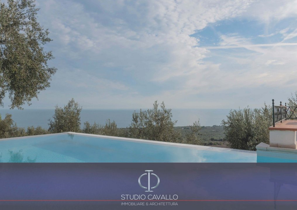 A vendre villa in zone tranquille Monte Sant´Angelo Puglia foto 24