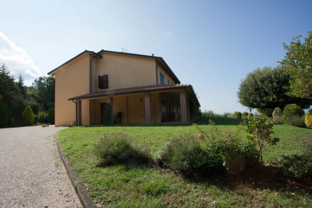 For sale cottage in quiet zone Assisi Umbria foto 5