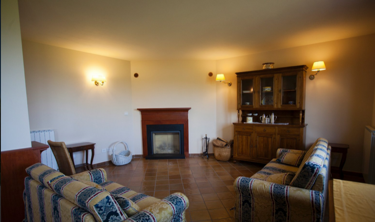 For sale cottage in quiet zone Assisi Umbria foto 2