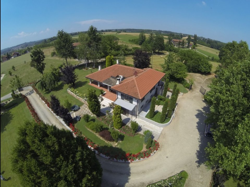 Se vende villa in zona tranquila Asti Piemonte foto 17