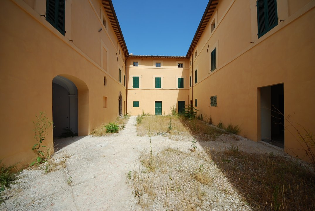 A vendre château in zone tranquille Campello sul Clitunno Umbria foto 12