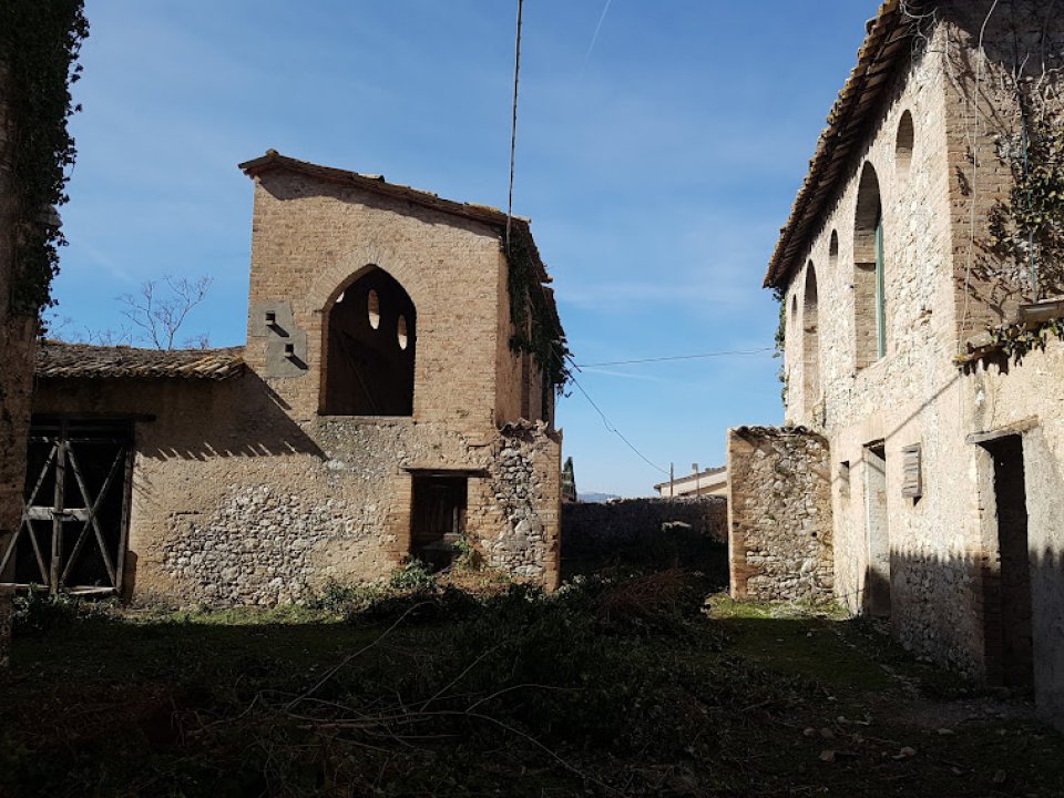 A vendre château in zone tranquille Campello sul Clitunno Umbria foto 17