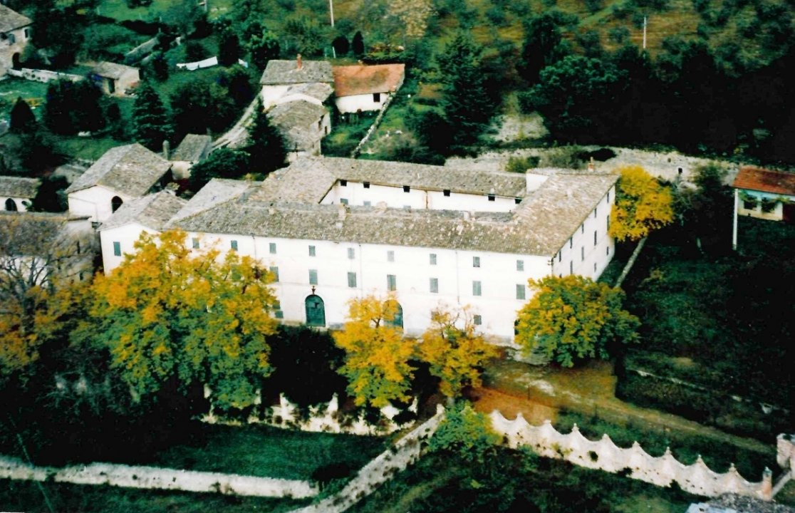 A vendre château in zone tranquille Campello sul Clitunno Umbria foto 20