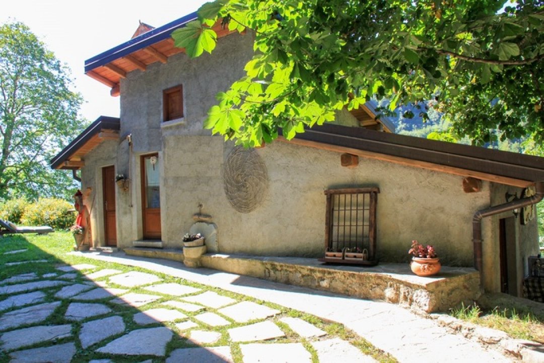 Se vende villa in montaña Pasturo Lombardia foto 6
