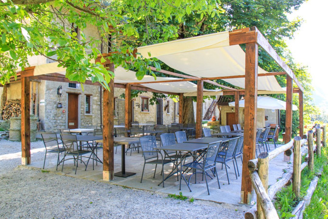 Se vende villa in montaña Pasturo Lombardia foto 3